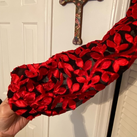 Burnout Velvet Blouse - Picture 2 of 3